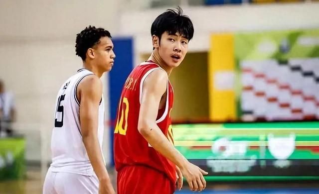 青春的荣光，U16男篮亚洲杯中国队亚军收官的深度剖析