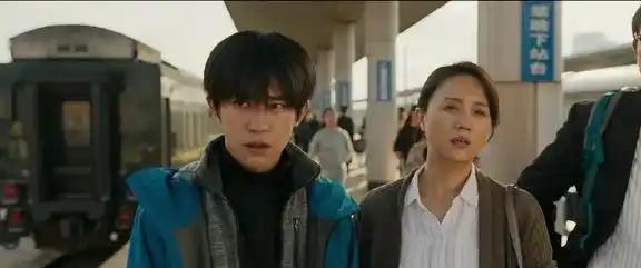 婚纱照背后的错位人生,四年前的他与她 婚纱照背后的错位人生,四年前的他与她