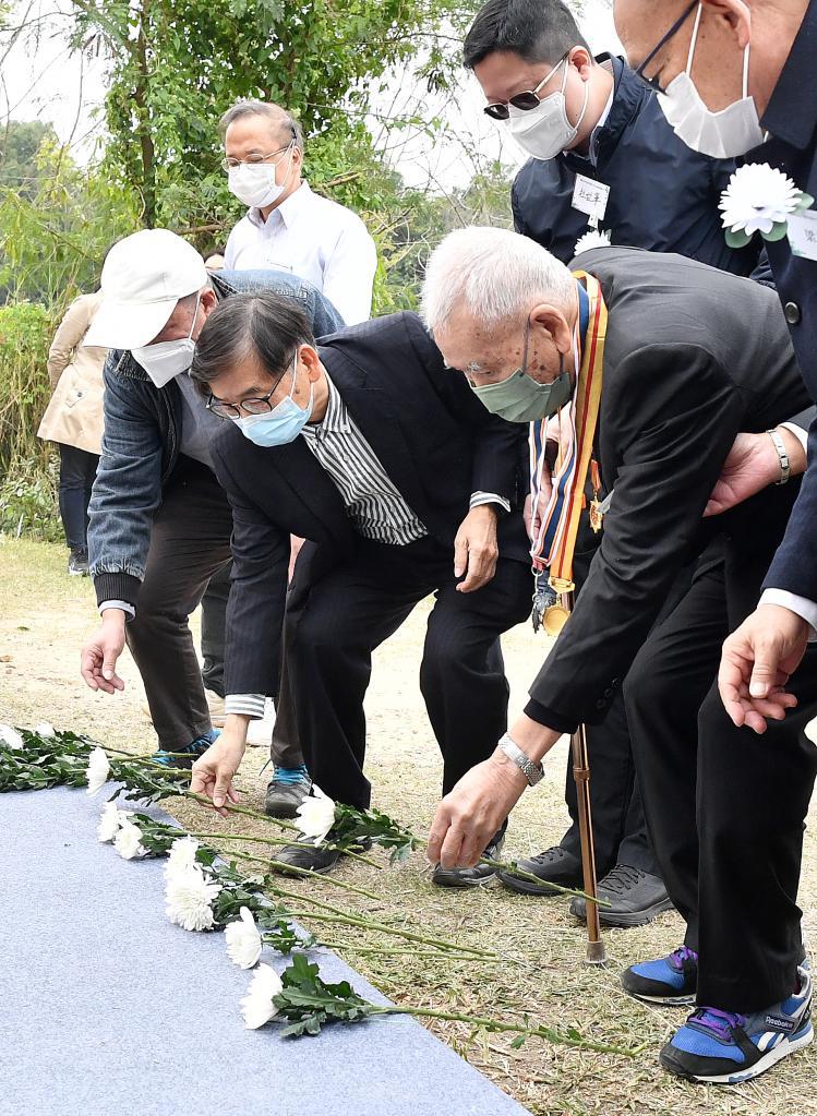 传承不朽，把伟大抗战精神一代代传下去