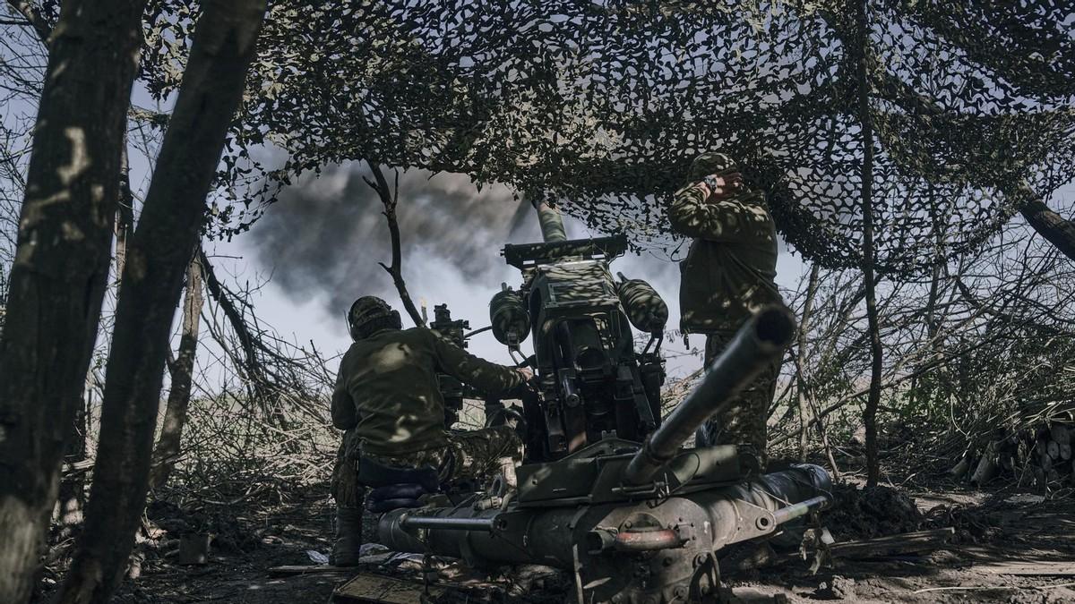 乌军士兵乔装成俄军枪杀两名俄士兵，冲突升级的阴影