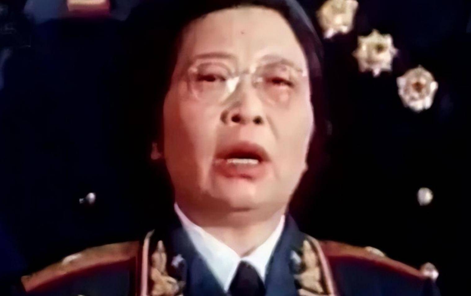 她是新中国第一位女将军，李贞的传奇人生