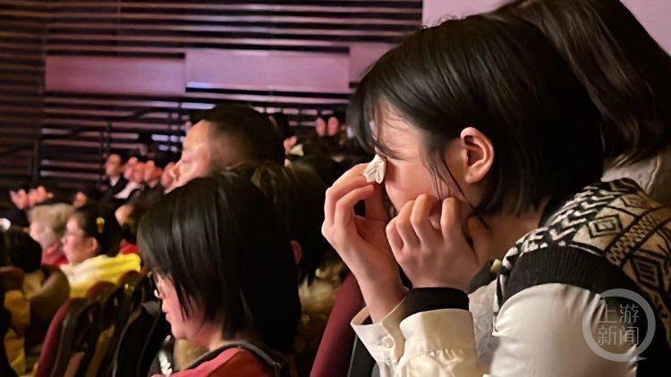巴勒斯坦代表的深情留言，泪目中的坚韧与希望