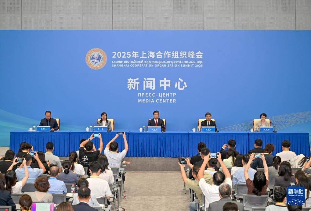 上合天津峰会，22米巨幅壁画如何火出圈