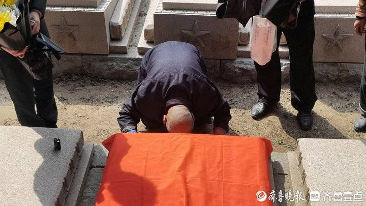 归途，五旬农民大叔背回的烈士遗骸有家了