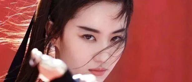 太飒了！女生军训中的中国舞惊艳全场