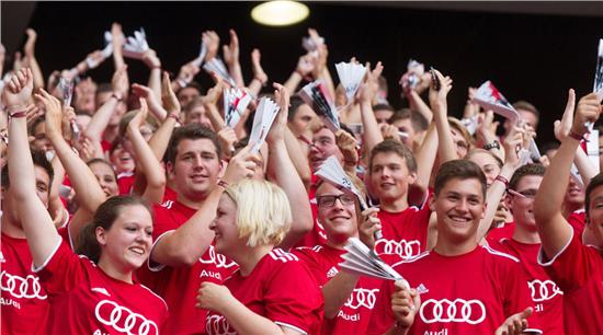 郑钦文复出，球迷热情点燃网球新篇章