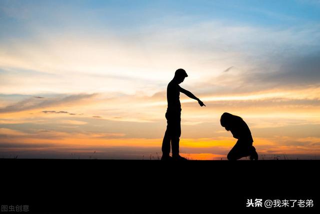 哥斯达黎加一沙滩上男子爬树坠亡，悲剧背后的警示与思考