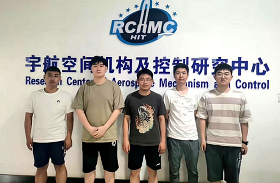 哈工大学生创新突破，给无人机装上机械臂，开启智能飞行新纪元