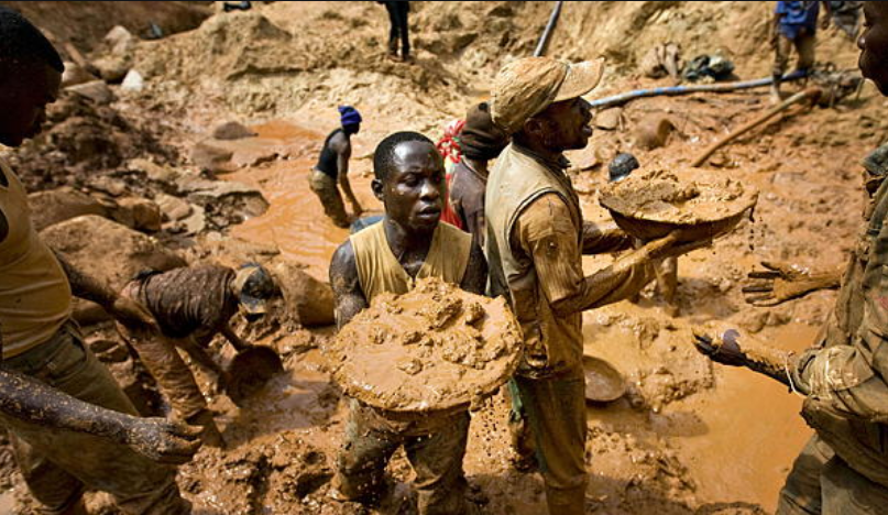 非法淘金者的地下世界，金价飙升下的隐秘生存