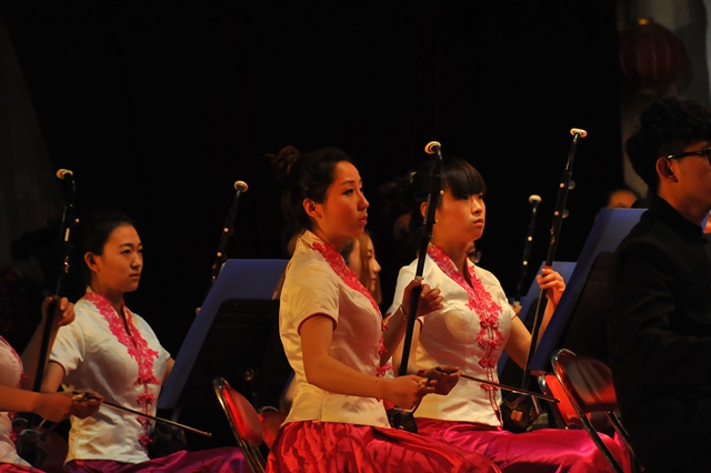 郑钦文复出首秀，现场奢香夫人奏响的不仅是音乐，更是传奇的回归