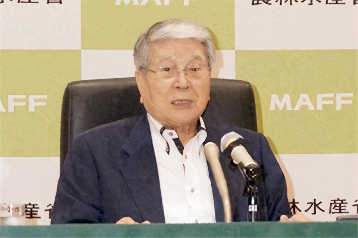 跪舔日本的石平，文化认同的扭曲与日本社会的冷遇