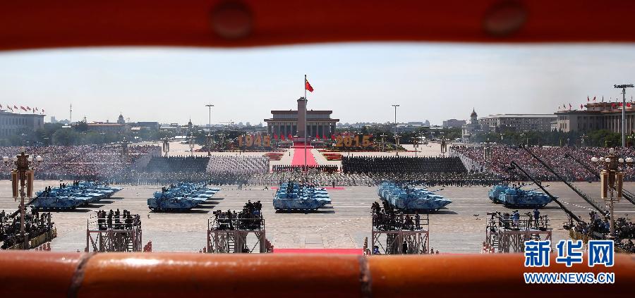 长沙会战碑前，九三阅兵照的时空对话