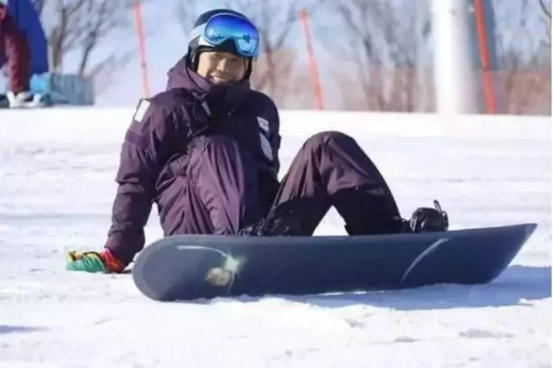 男童游乐场摔伤,家长索祛疤费遭拒引发的思考 男童游乐场摔伤,家长索祛疤费遭拒引发的思考