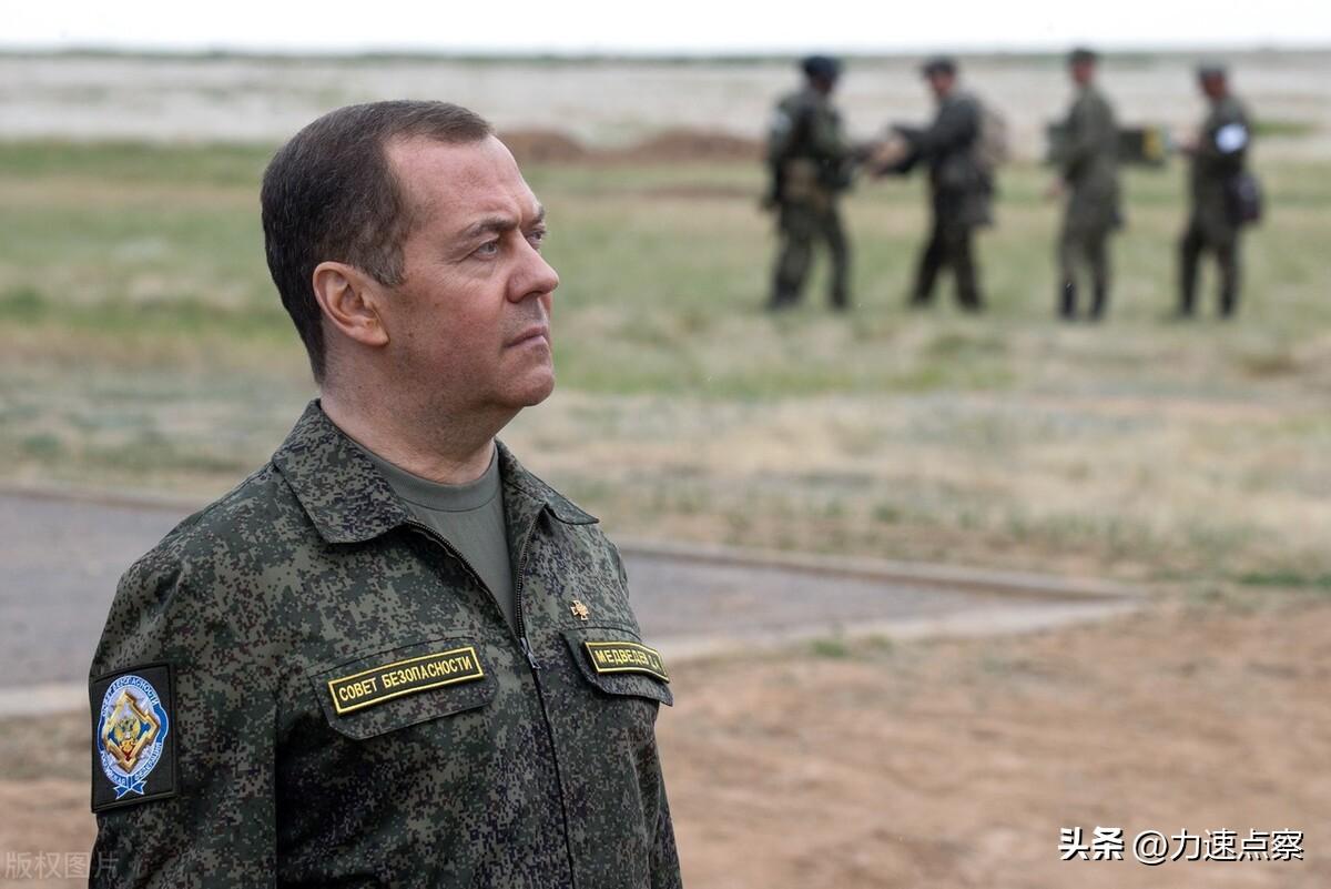 俄新社记者遇袭身亡，外交部权威回应与全球舆论关注