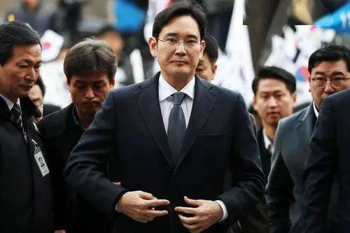 李在明贴身保镖的火与火背后的故事