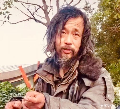 AI流浪汉骗局走红网络,民警提醒警惕新型诈骗手段 AI流浪汉骗局走红网络,民警提醒警惕新型诈骗手段