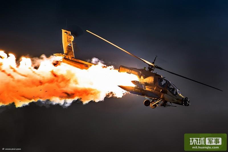 超慢镜头下的震撼瞬间，直升机释放干扰弹的精密与艺术