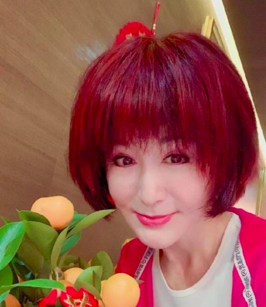 70岁大爷的逆龄挑战，将跳楼机坐成摇摇椅的传奇故事