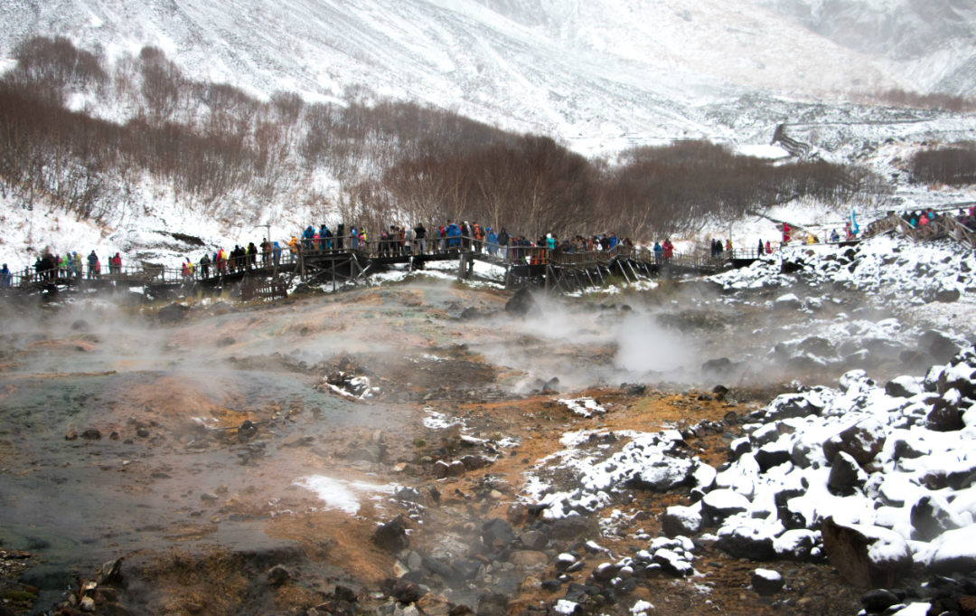 探秘长白山天池沸腾开锅奇观,景区权威回应与自然奇景解析 探秘长白山天池沸腾开锅奇观,景区权威回应与自然奇景解析