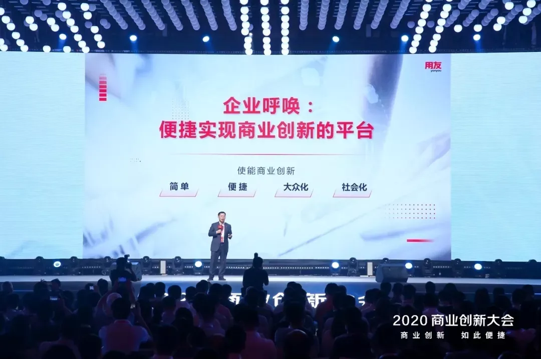 东北现鸳鸯锅真人版，商家创新引热议