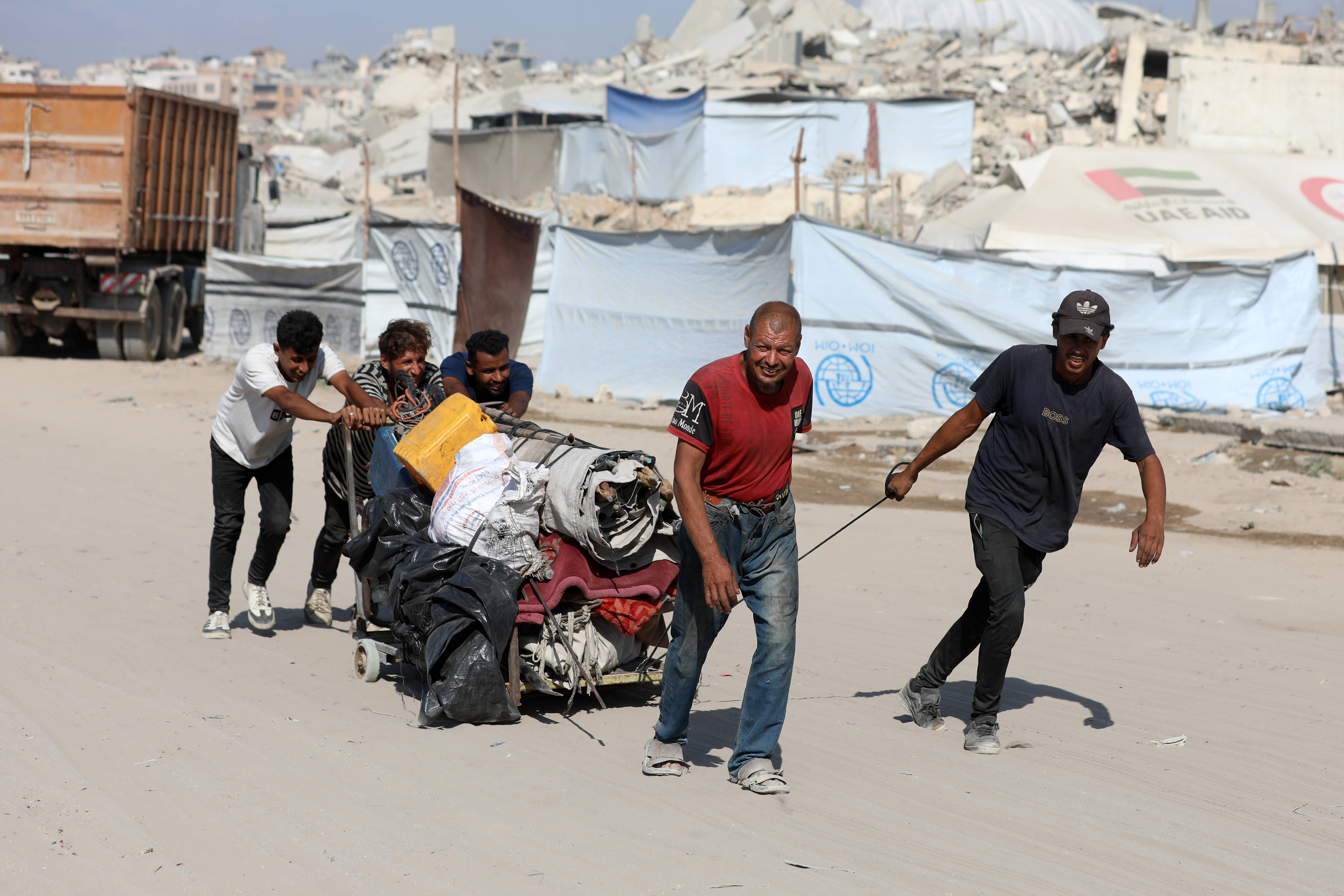 加沙撤离行动,87万巴勒斯坦人的艰难迁徙与以军的人道考量 加沙撤离行动,87万巴勒斯坦人的艰难迁徙与以军的人道考量