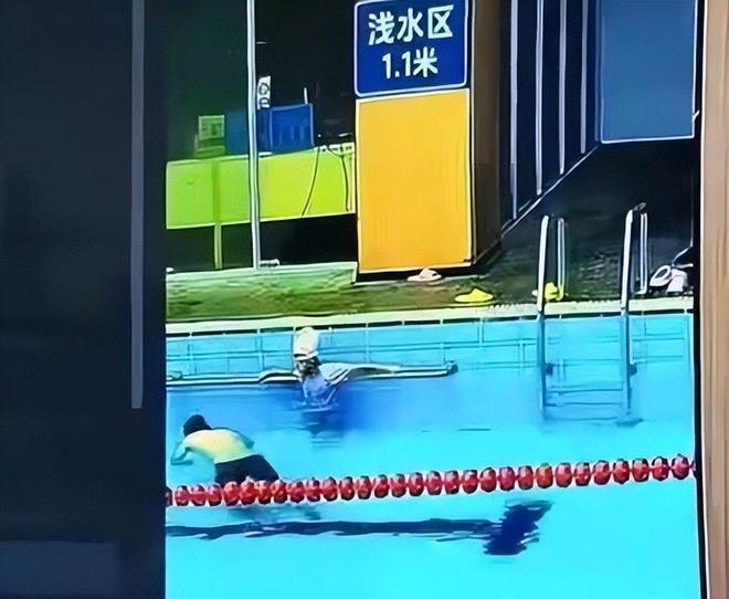 悲剧的瞬间,男子浅水区跳水身亡,游泳馆回应引发社会关注 悲剧的瞬间,男子浅水区跳水身亡,游泳馆回应引发社会关注