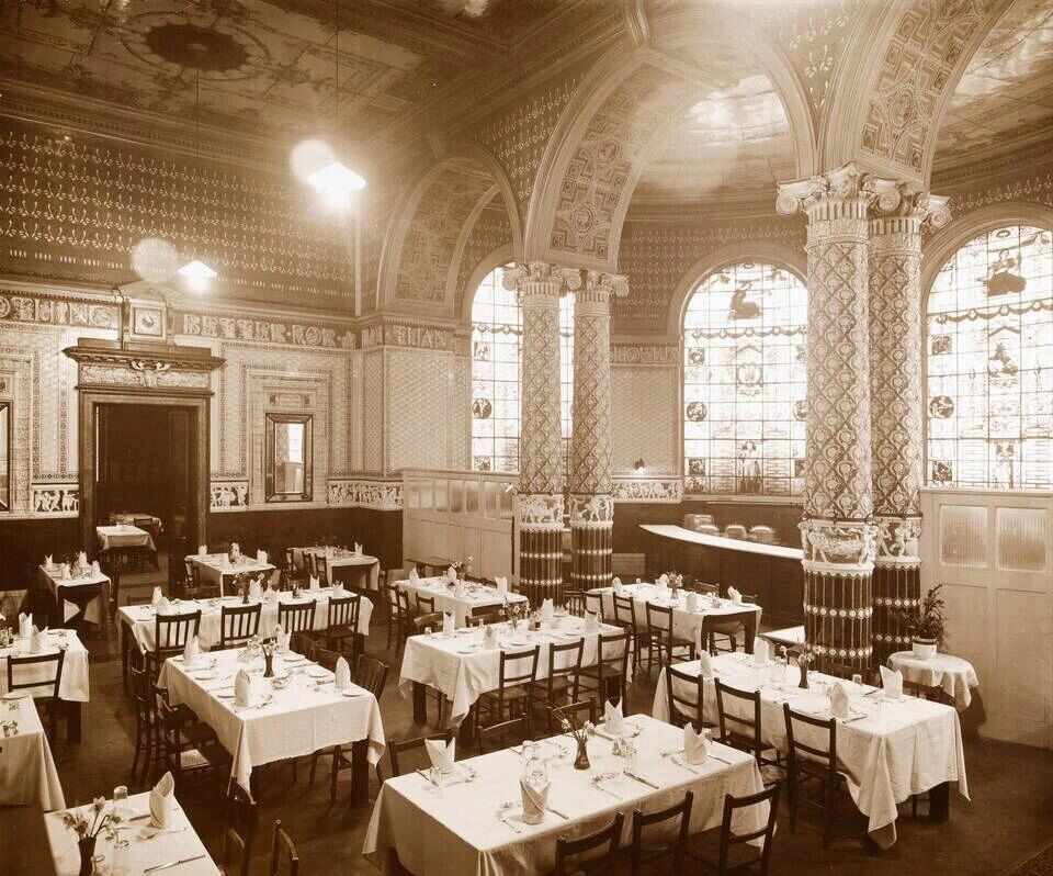 最低3元1碗，年轻人抢着去博物馆炫饭的背后