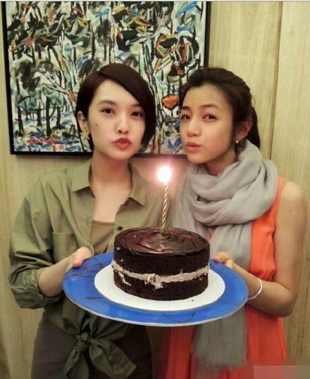 小S金钟奖复工献歌，深情献给大S，姐妹情深，舞台上的温暖瞬间