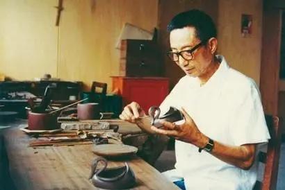 卢浮宫大劫案，艺术殿堂的惊世一刻