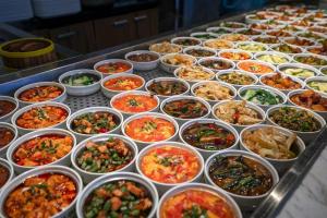 最低3元1碗，年轻人抢着去博物馆炫饭的背后