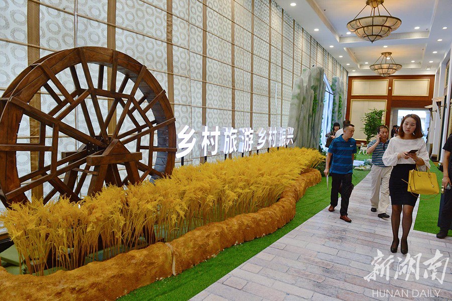 下地干活式旅游，解锁乡村旅游新风尚