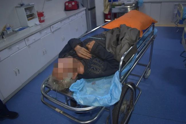 大爷意外之酒入ICU,一次关于节俭与安全的深刻反思 大爷意外之酒入ICU,一次关于节俭与安全的深刻反思