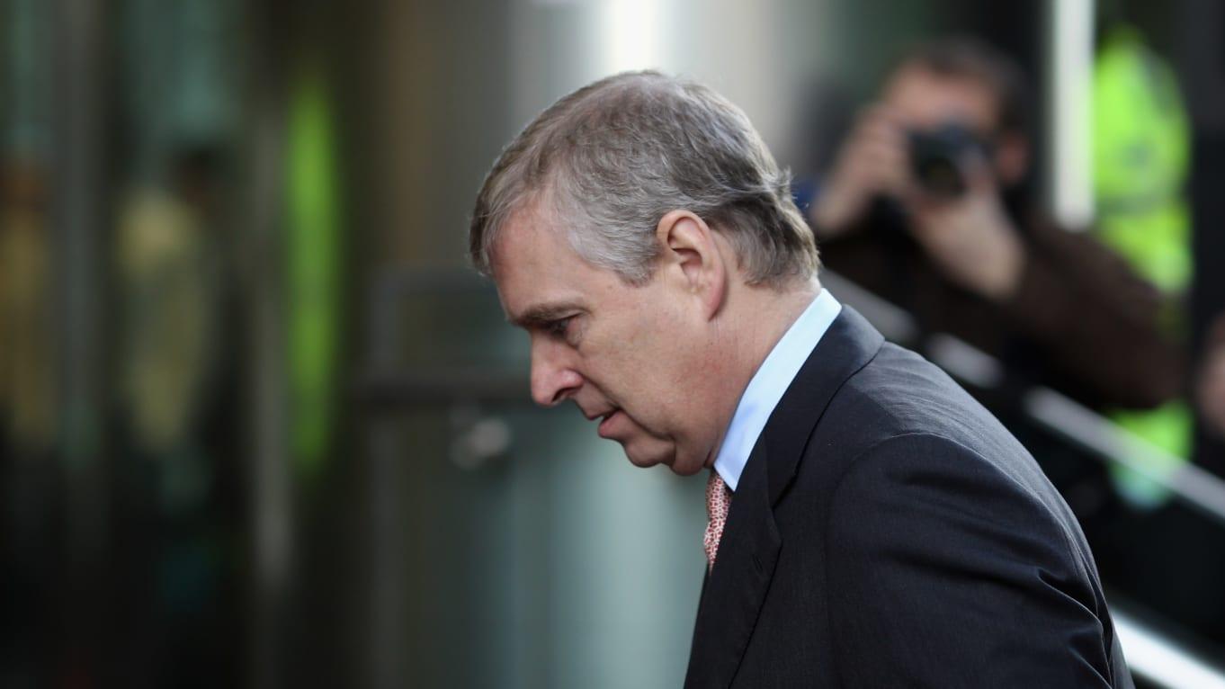 英国安德鲁王子，放弃王室头衔的背后与影响