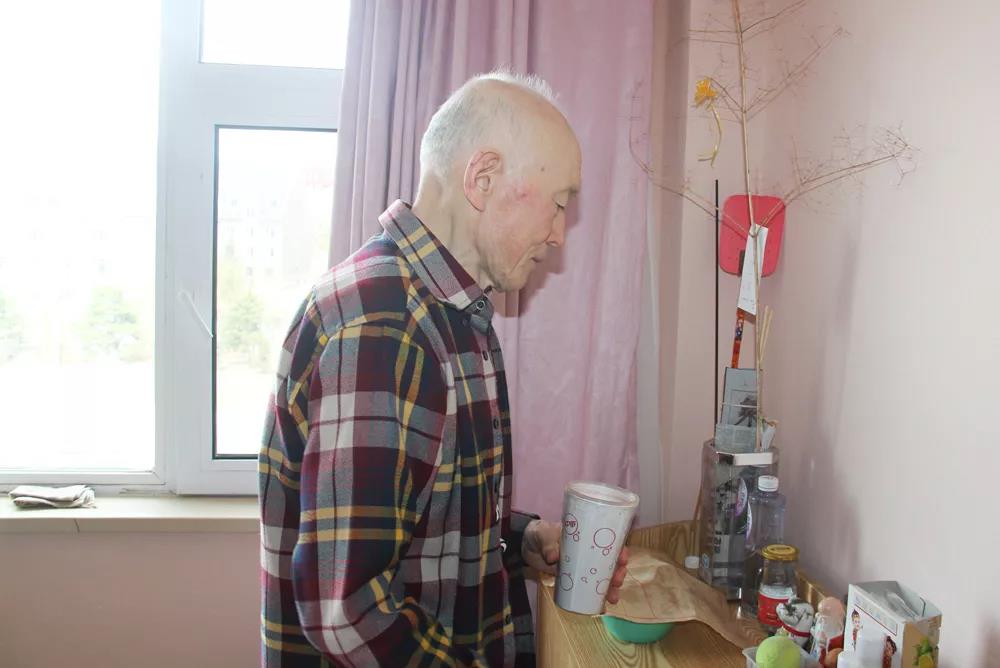 巨兽之谜，一条55岁老当益壮的1.4米长草鱼