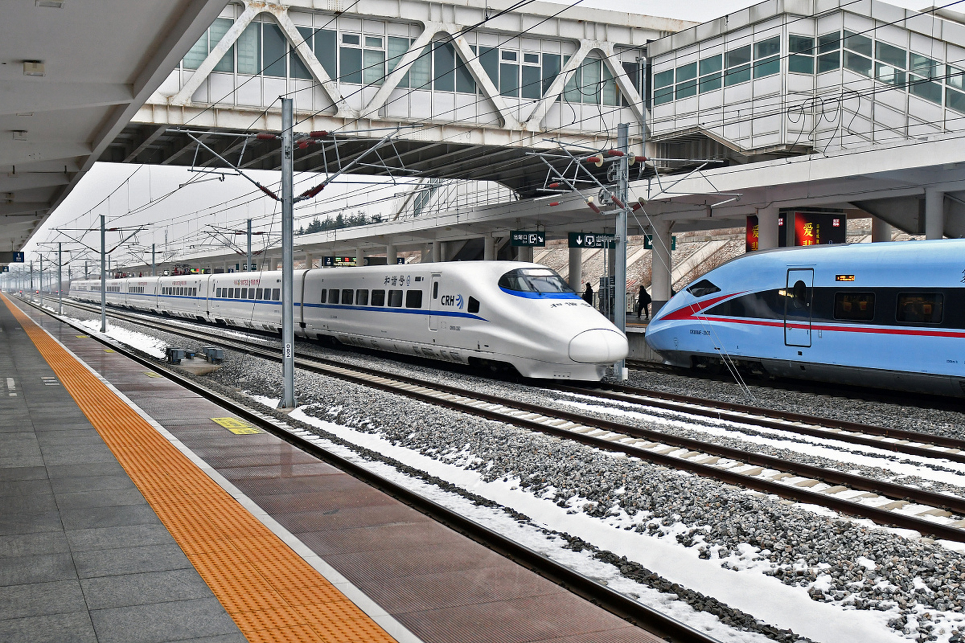 全国最忙高铁站上演速度与激情的奇迹