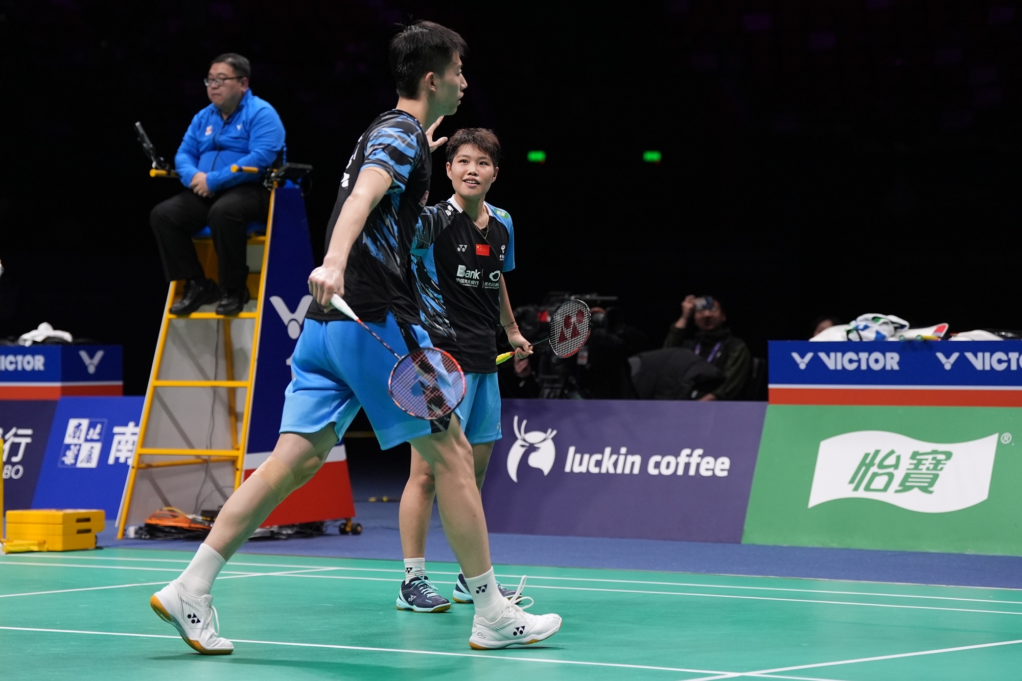 孙颖莎与王楚钦，混双赛场的璀璨之星，共夺荣耀