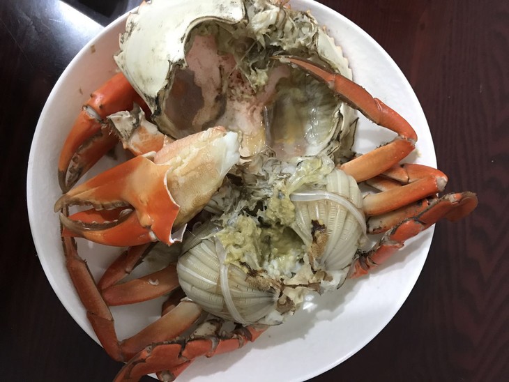 477元买16只螃蟹，却收到2死蟹14臭蟹，网购海鲜的鲜与险