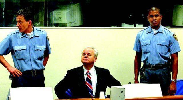 萨科齐，昔日总统的铁窗生涯与小电视的慰藉