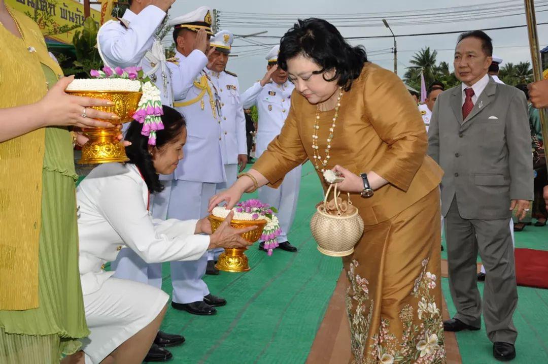 三股力量共推，郑丽文如何成功上位