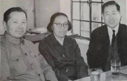 朱枫，上海地下工作的隐形英雄—身份证首次亮相的背后故事