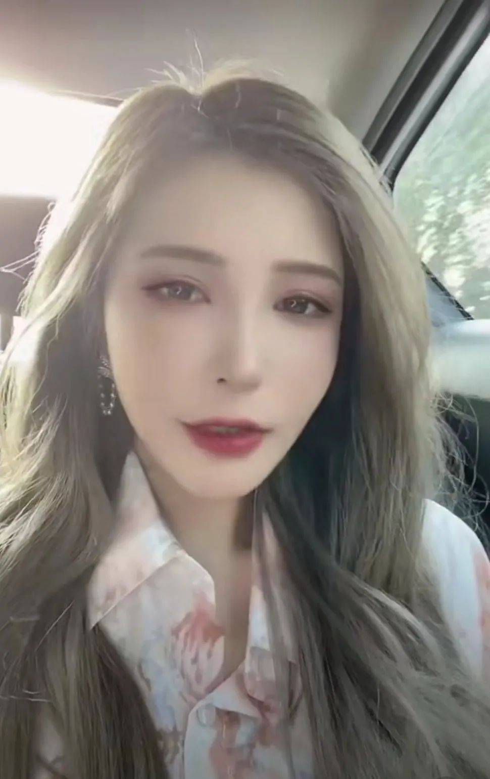 网红柴怼怼涉案被正式逮捕，网络舆论场中的警钟与反思