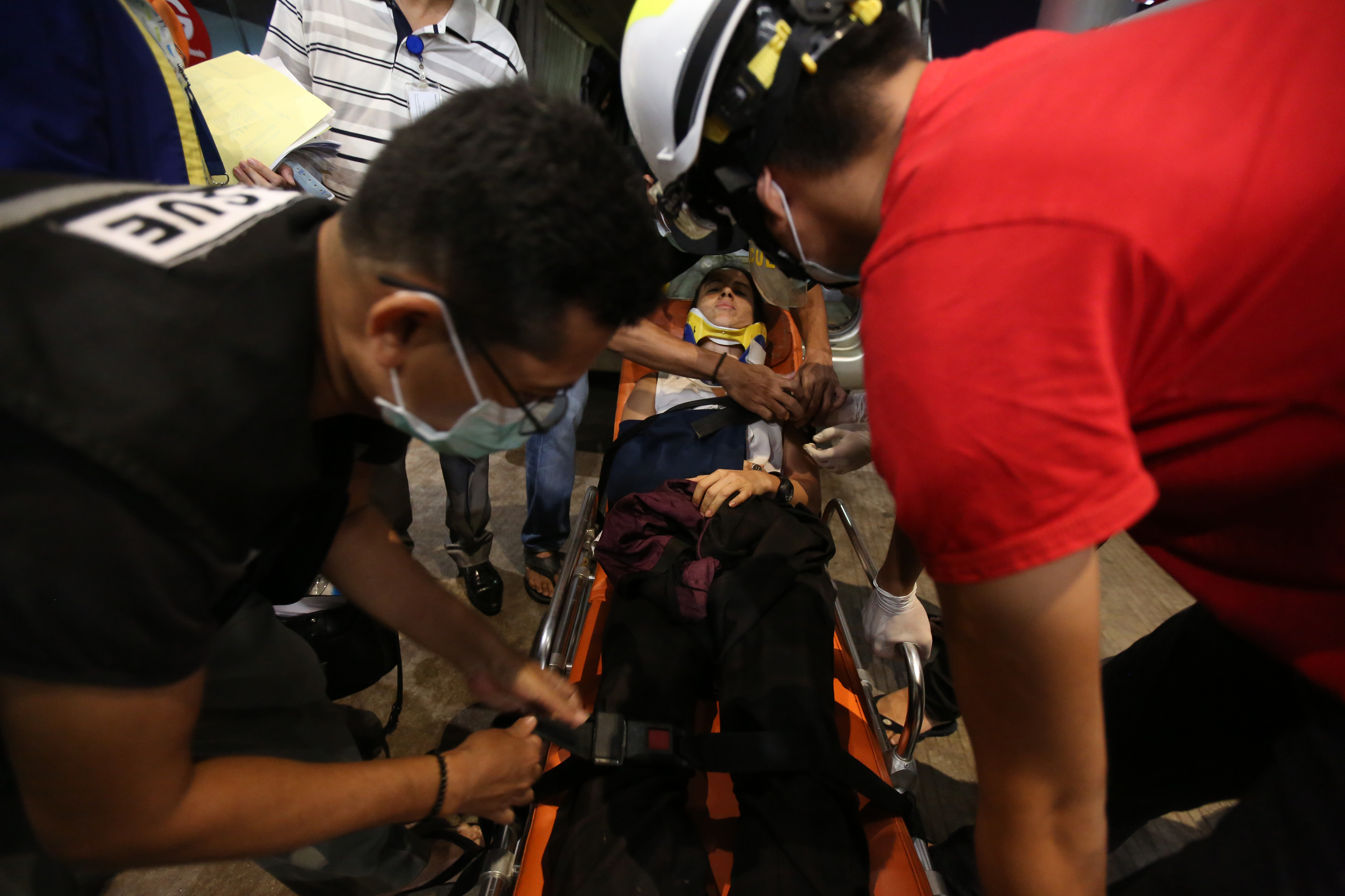 校园血色之夜，两起枪击案震惊全美，6人丧生，多人受伤