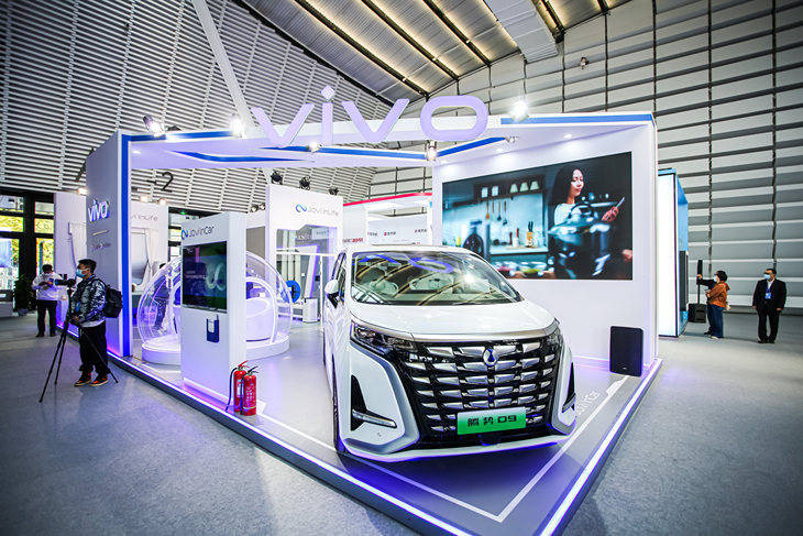 创新出行新体验，上海出租上新车型，轻松容纳6件大行李箱