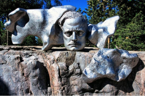 景区雕塑被指恐怖，园方迅速响应，已部分拆除