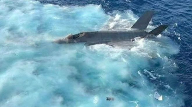 中方严正回应，美军两架战机坠入南海事件—维护地区和平与稳定的坚定立场