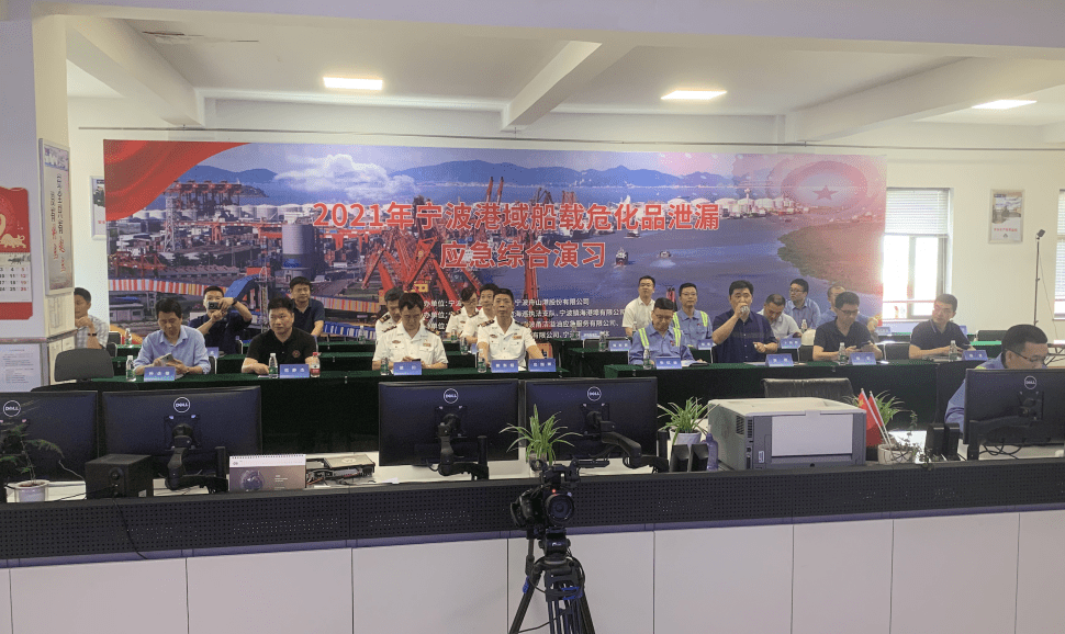 台风麦德姆直扑海南广东，风雨交加下的紧急应对与民生关切