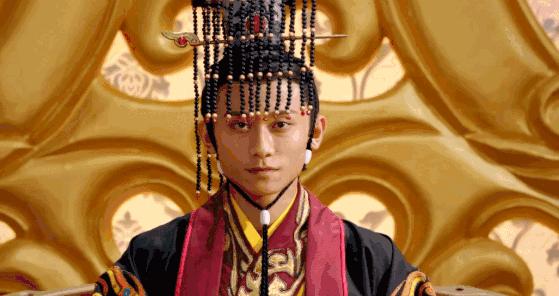 山航空姐全面换穿平底鞋，安全与形象的双重考量