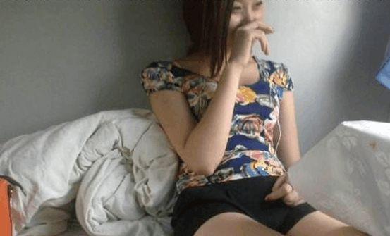 女子被外国人占卧铺，12306的回应—无需妥协的正义之声