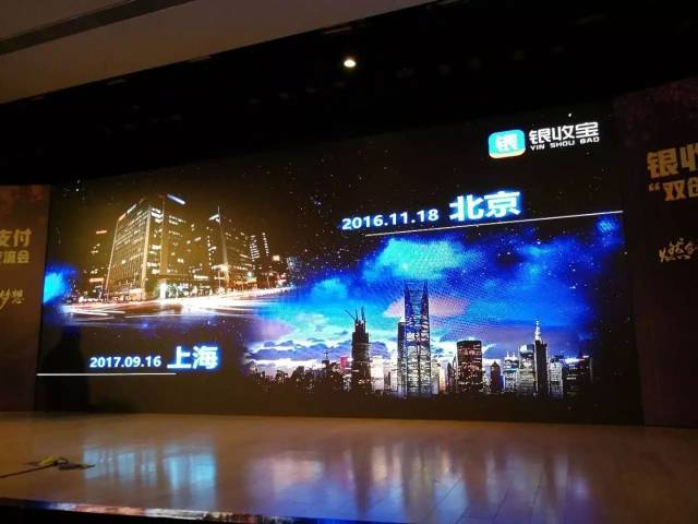 创新之光，美国团队如何将路灯改造成电动车充电桩