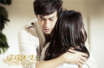 传奇再续，82岁影帝许冠文一年内双获博士学位，演绎艺术与学问的璀璨人生